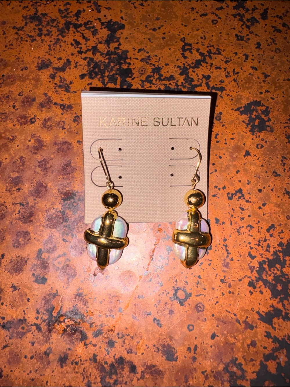 Karine Sultan wrapped pearl dangle gold earrings NWT - Picture 5 of 5